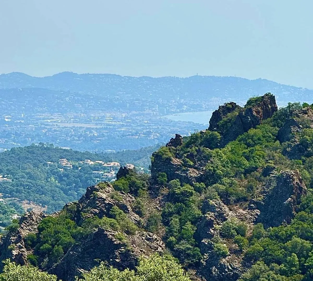 14474 Location Saisonniere Bas De Villa Dans Un Domaine Prive Prestigieux Les Adrets-de-l'Esterel Apartament